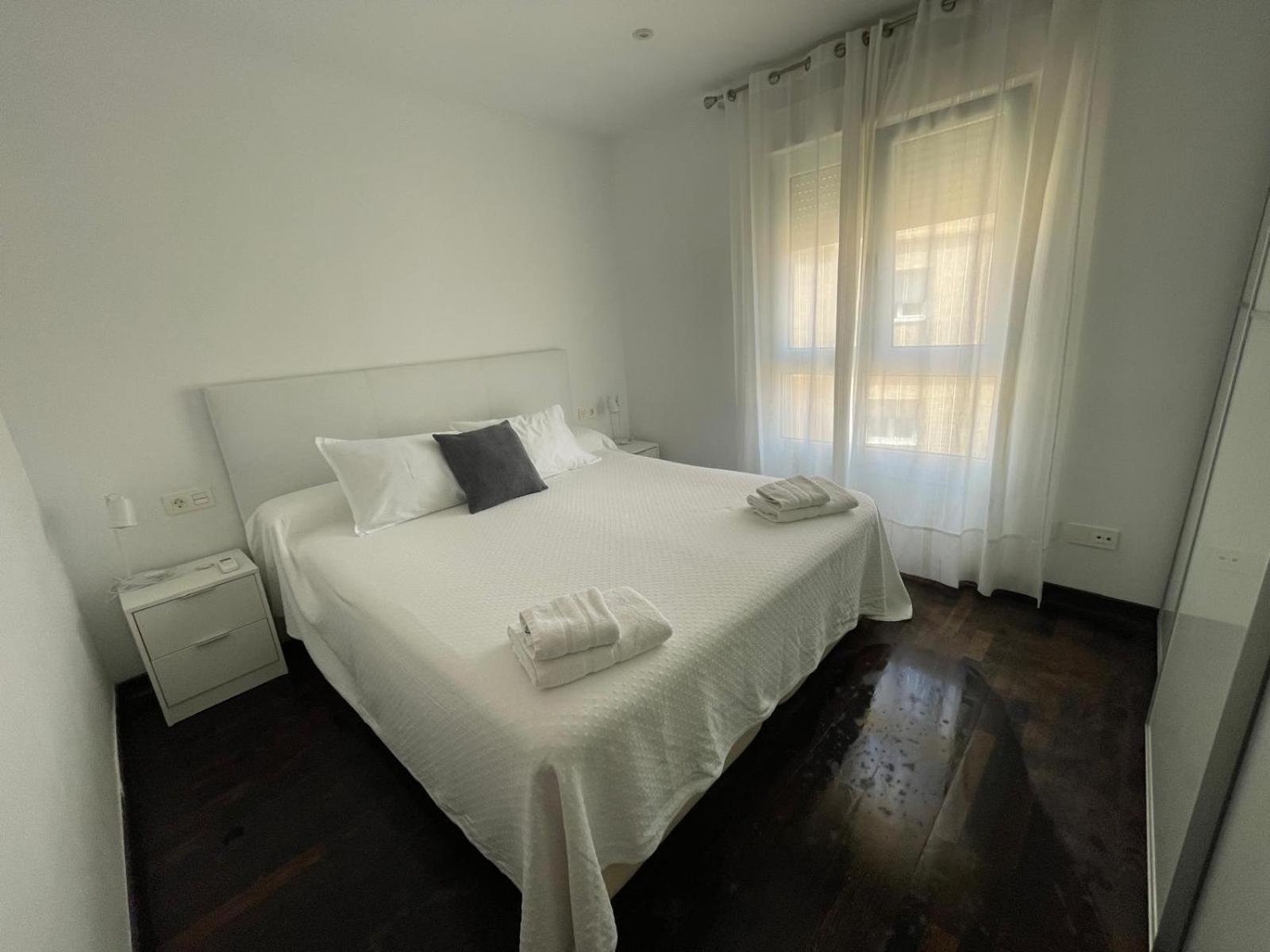 Apartamento 4 Home Suites Almeria Ngoại thất bức ảnh